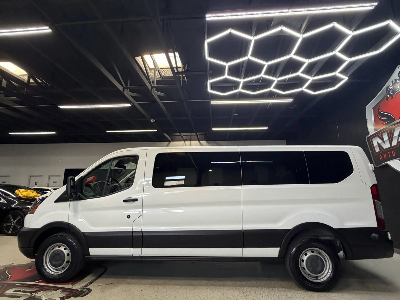 Used 2018 Ford Transit 350 XL RWD image 17