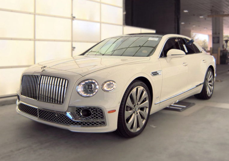Used 2021 Bentley Flying Spur V8 AWD/4WD image 2