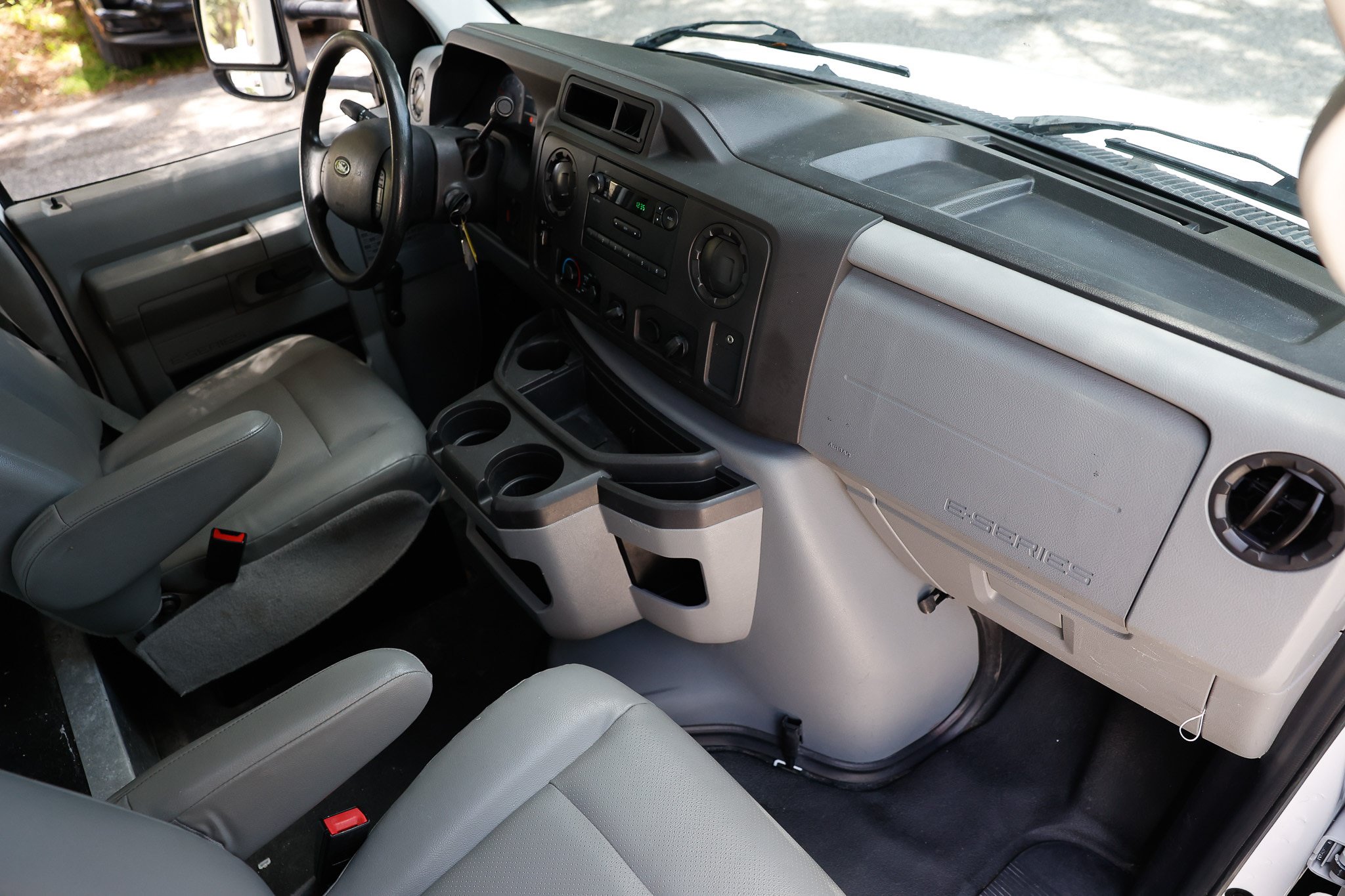 Used 2018 Ford E-350 and Econoline 350 Super Duty RWD image 14