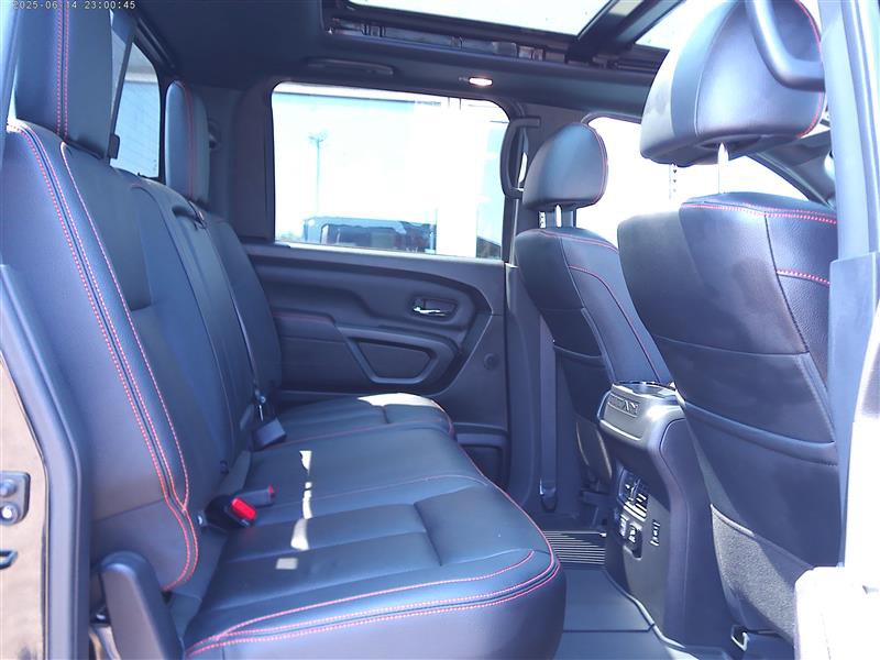 Used 2022 Nissan Titan PRO-4X w/ Pro-4x Convenience Package AWD/4WD image 17