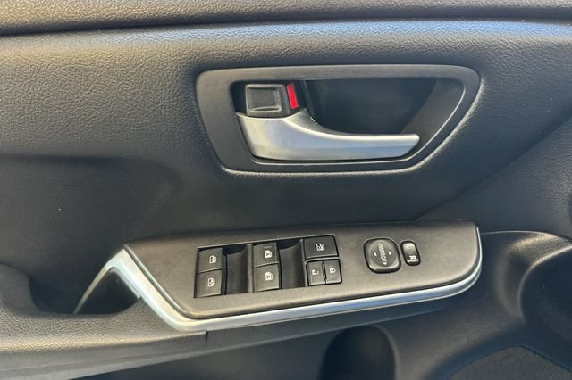 Used 2017 Toyota Camry SE FWD image 12
