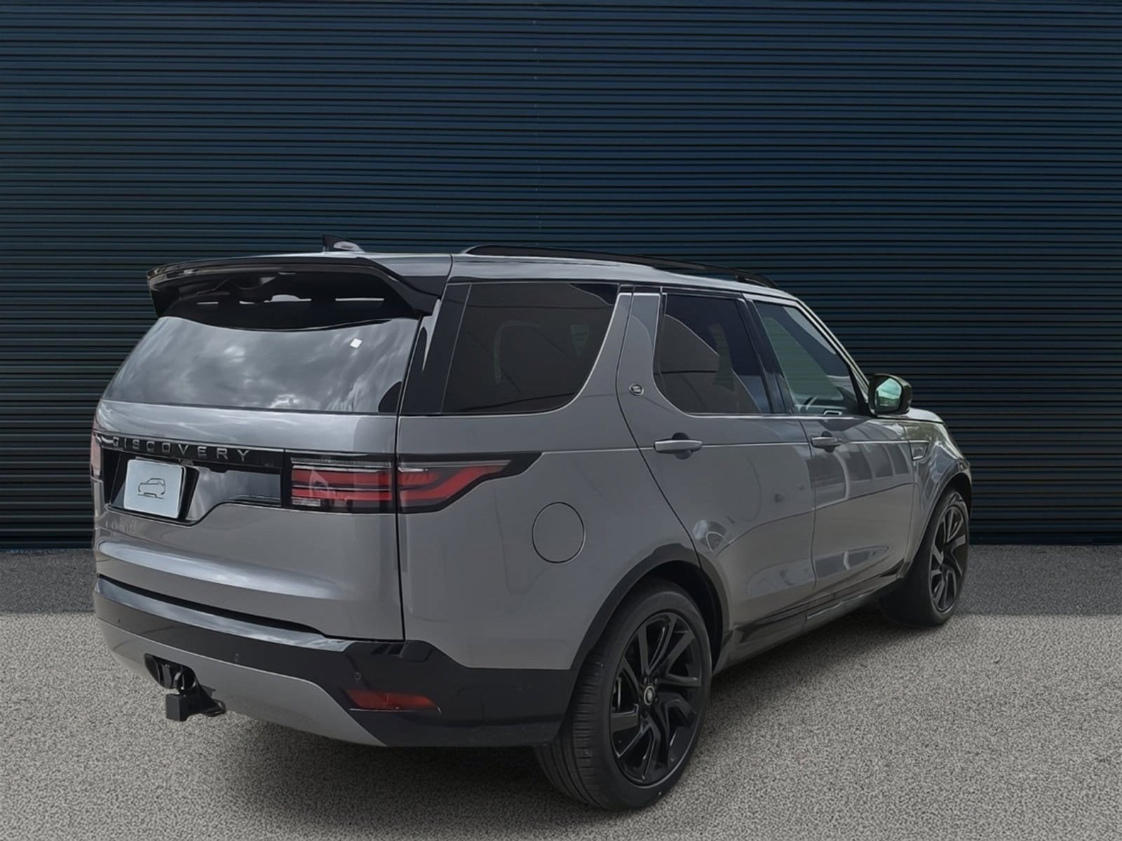 Used 2025 Land Rover Discovery Dynamic SE image 5