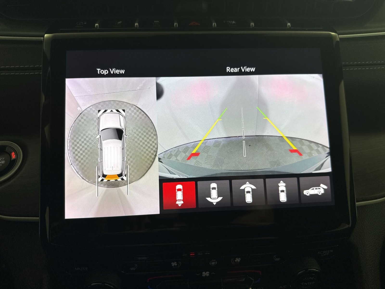 Used 2024 Jeep Grand Cherokee L Limited w/ Luxury Tech Group II image 19