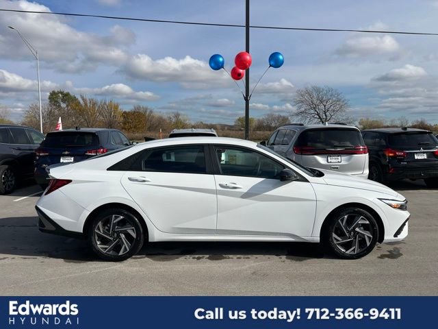 New 2025 Hyundai Elantra Sport image 4