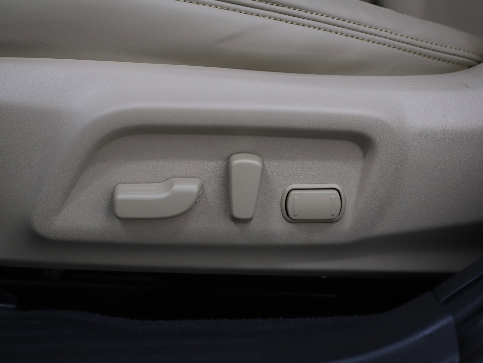 Used 2015 Subaru Outback 2.5i Limited image 30