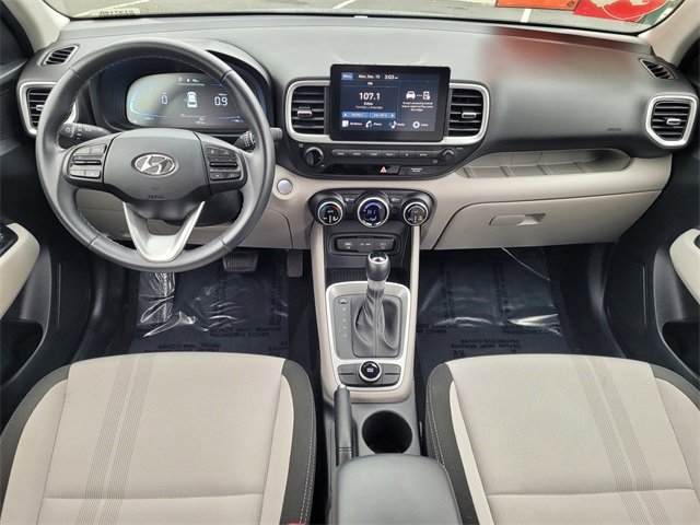 Used 2025 Hyundai Venue SEL image 10