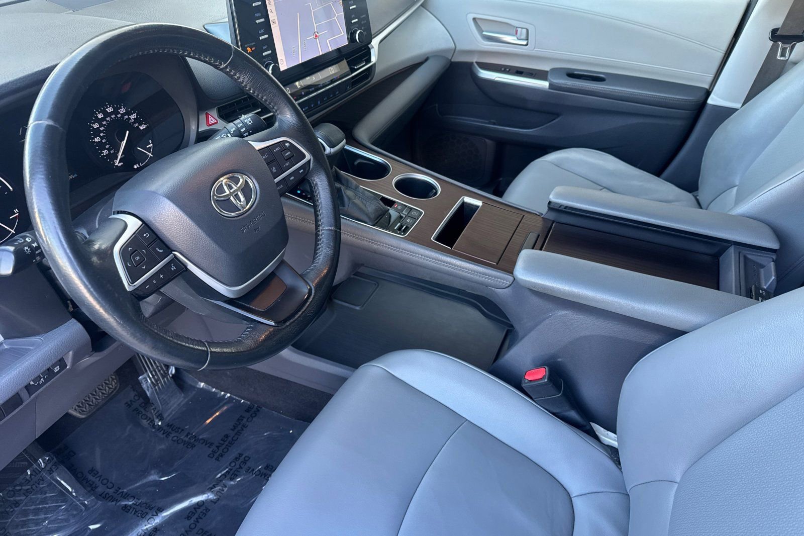 Used 2021 Toyota Sienna XLE w/ XLE Plus Package image 11