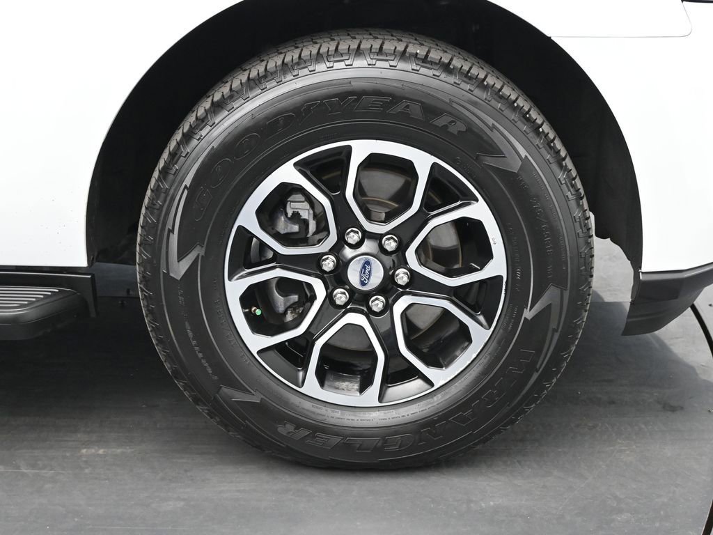 Certified 2024 Ford Expedition Max XLT image 24