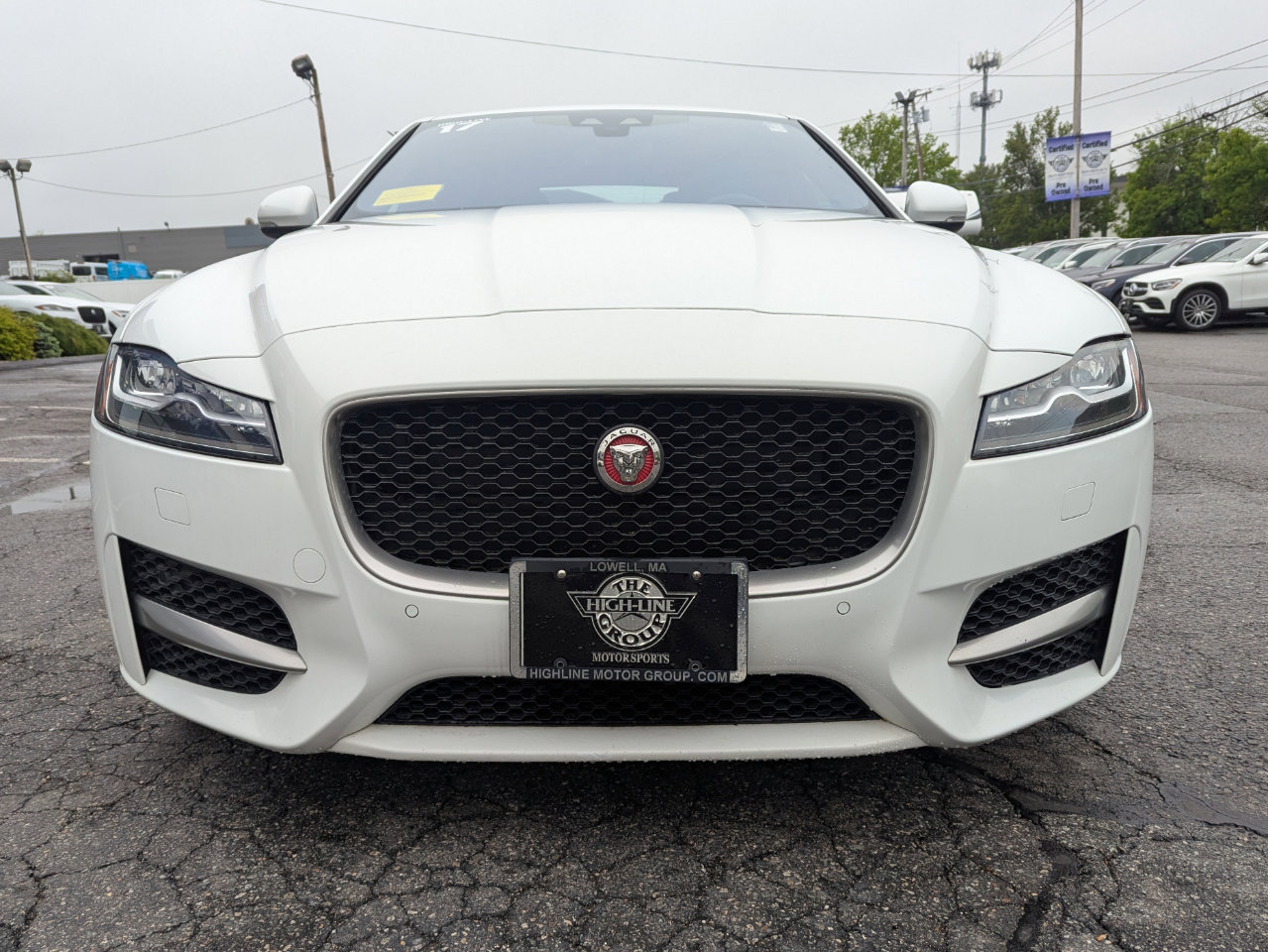 Used 2017 Jaguar XF R-Sport image 4