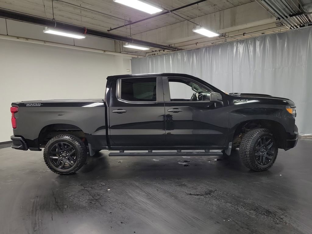 Used 2022 Chevrolet Silverado 1500 Custom Trail Boss w/ Midnight Edition AWD/4WD image 9