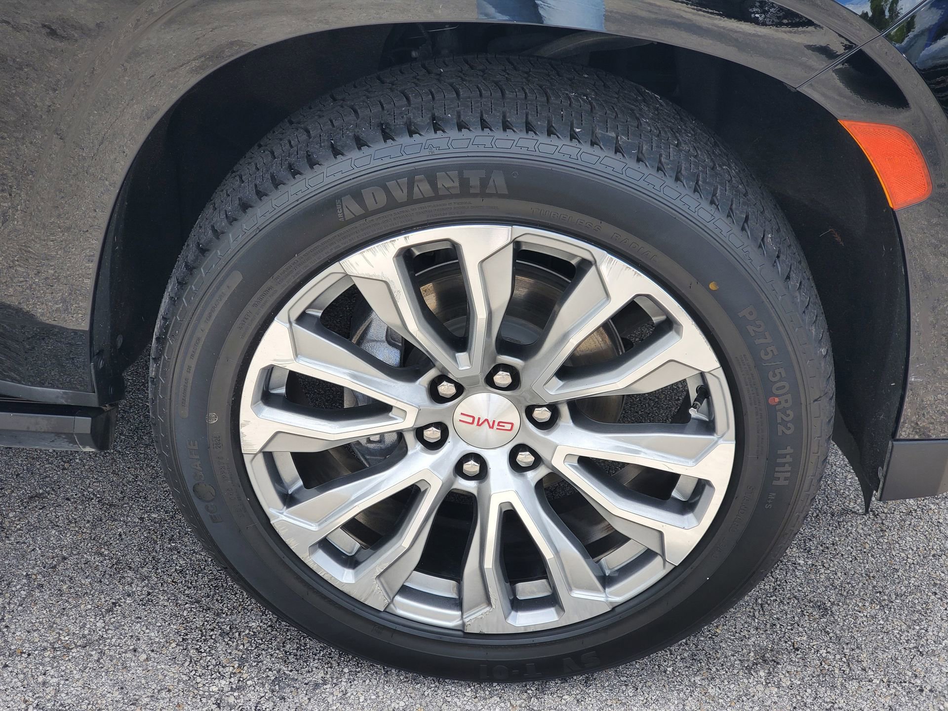 Used 2023 GMC Yukon XL Denali AWD/4WD image 5