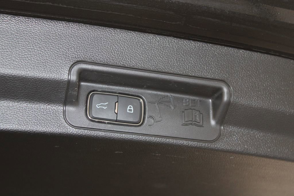 Used 2023 Ford Explorer XLT w/ Equipment Group 202A image 16