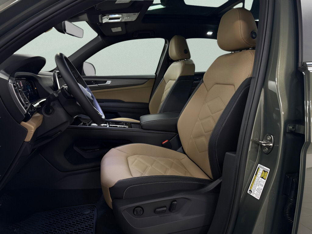 New 2026 Volkswagen Atlas Cross Sport SE image 17