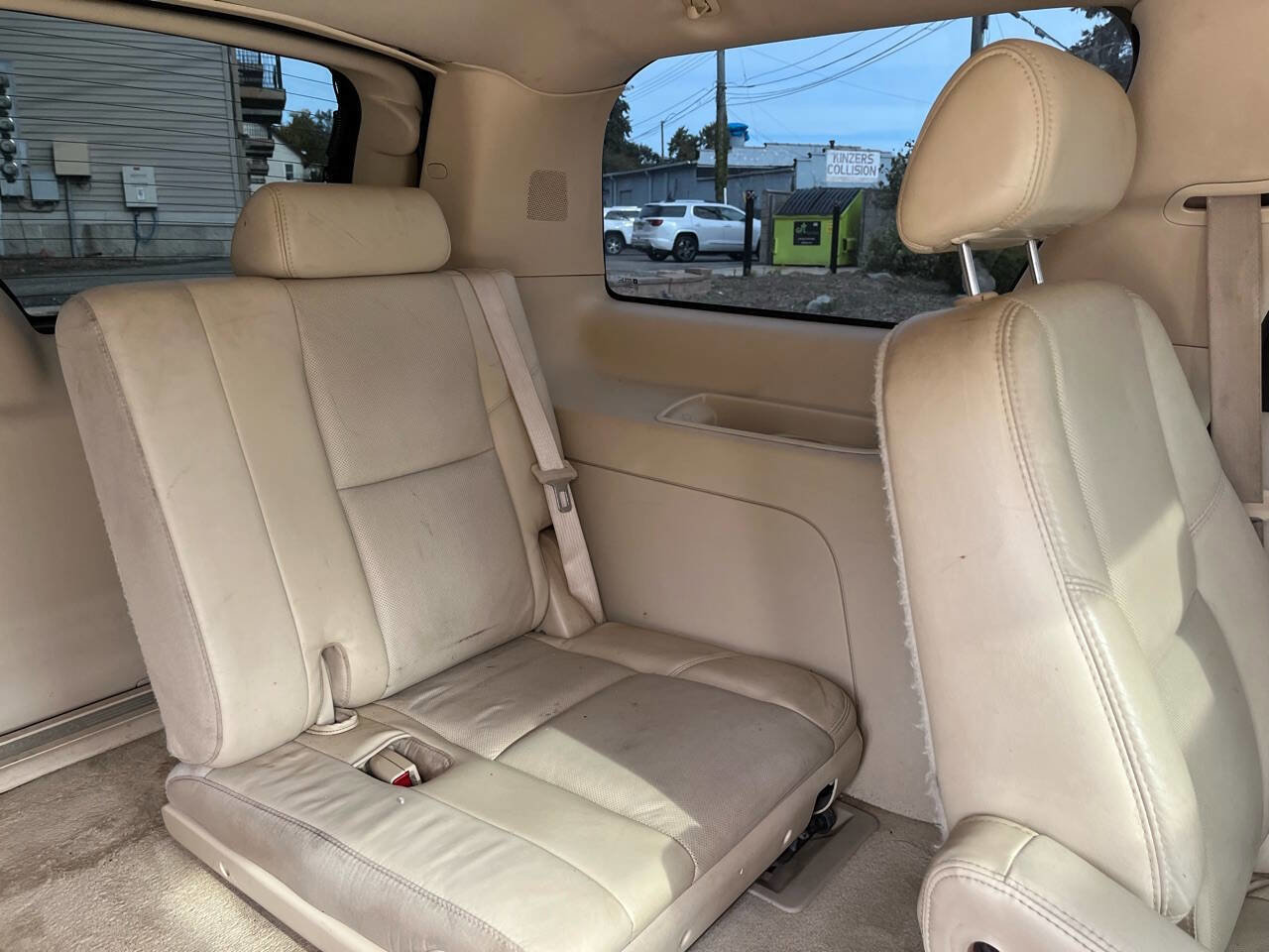 Used 2007 Cadillac Escalade AWD w/ Climate Package image 18