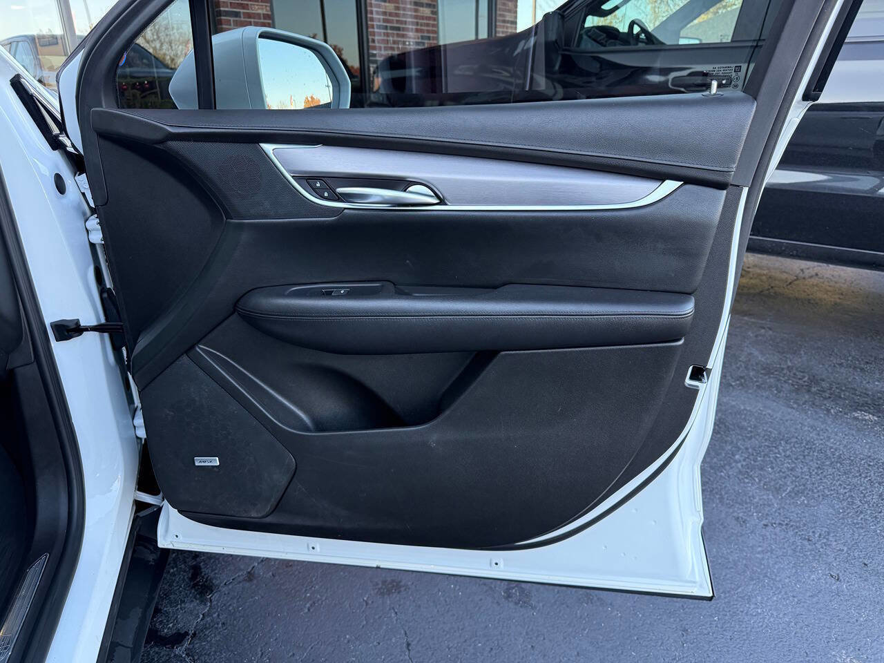 Used 2018 Cadillac XT5 Luxury w/ Driver Awareness Package image 23