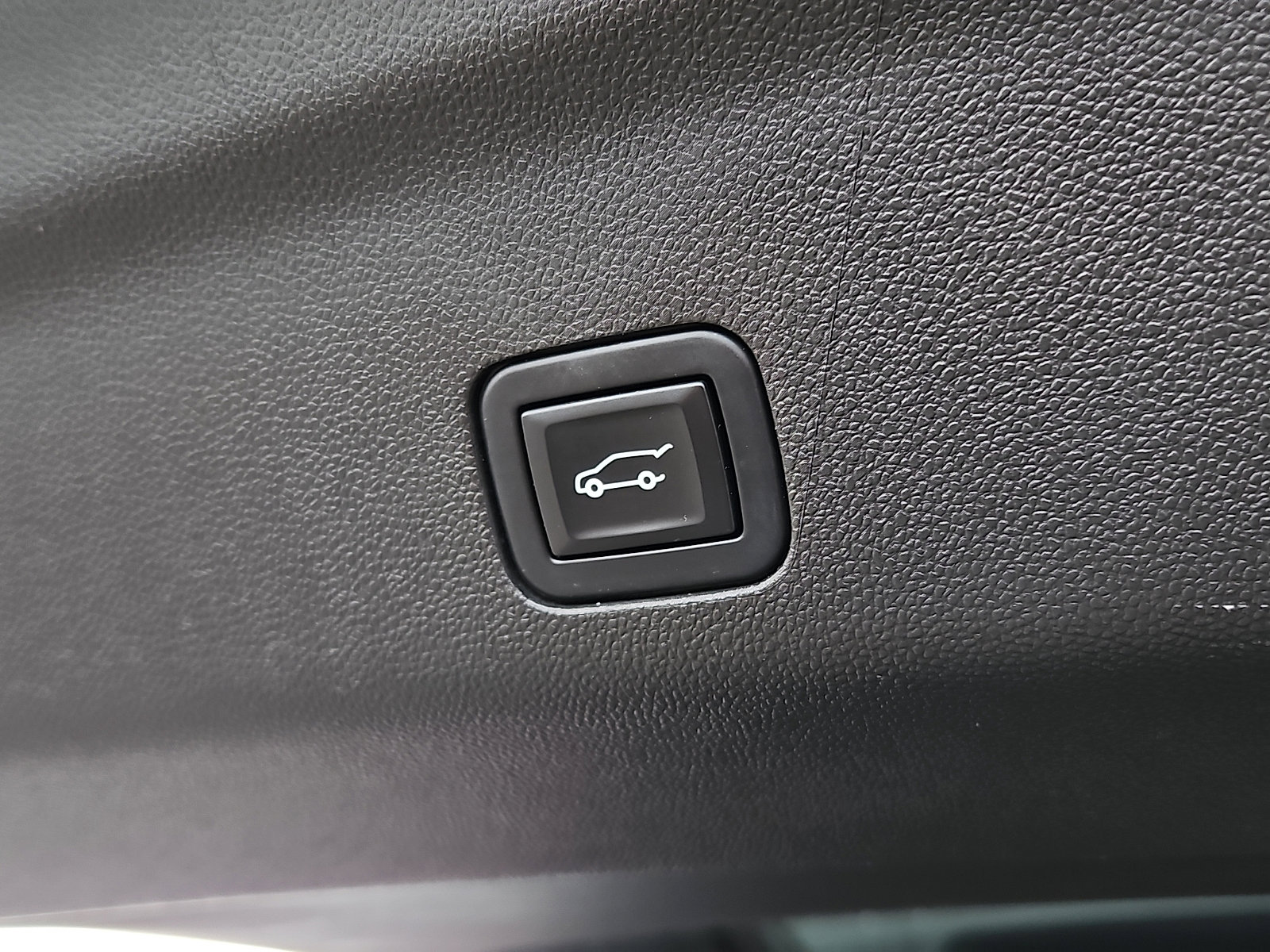 Used 2023 Cadillac Escalade Sport Platinum w/ LPO, ONYX Package image 31