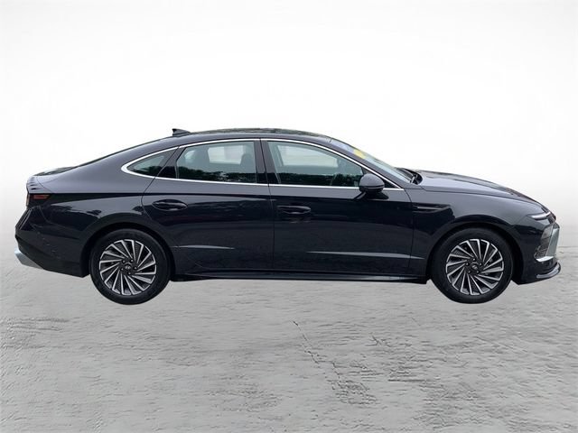 Certified 2025 Hyundai Sonata SEL FWD image 2