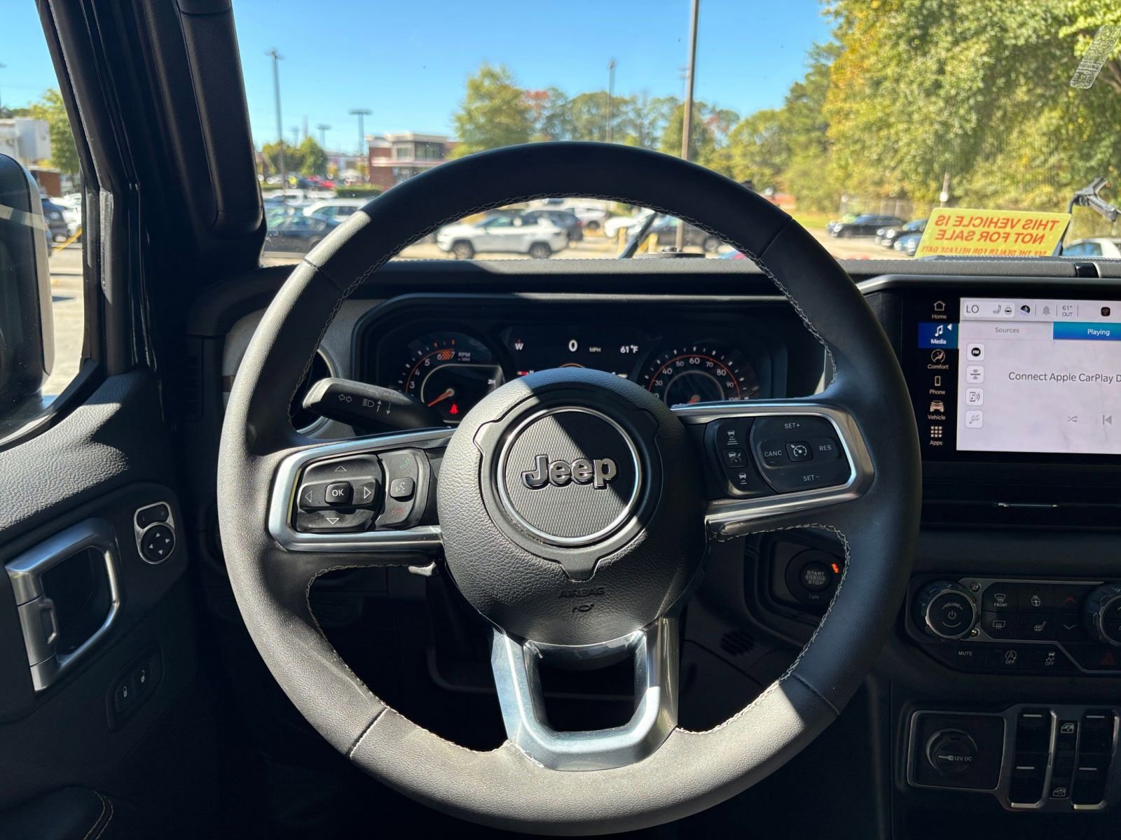 Used 2025 Jeep Wrangler Sahara image 28