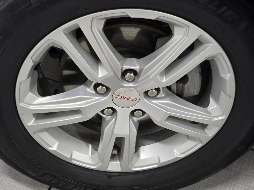 Used 2023 GMC Terrain SLE image 7