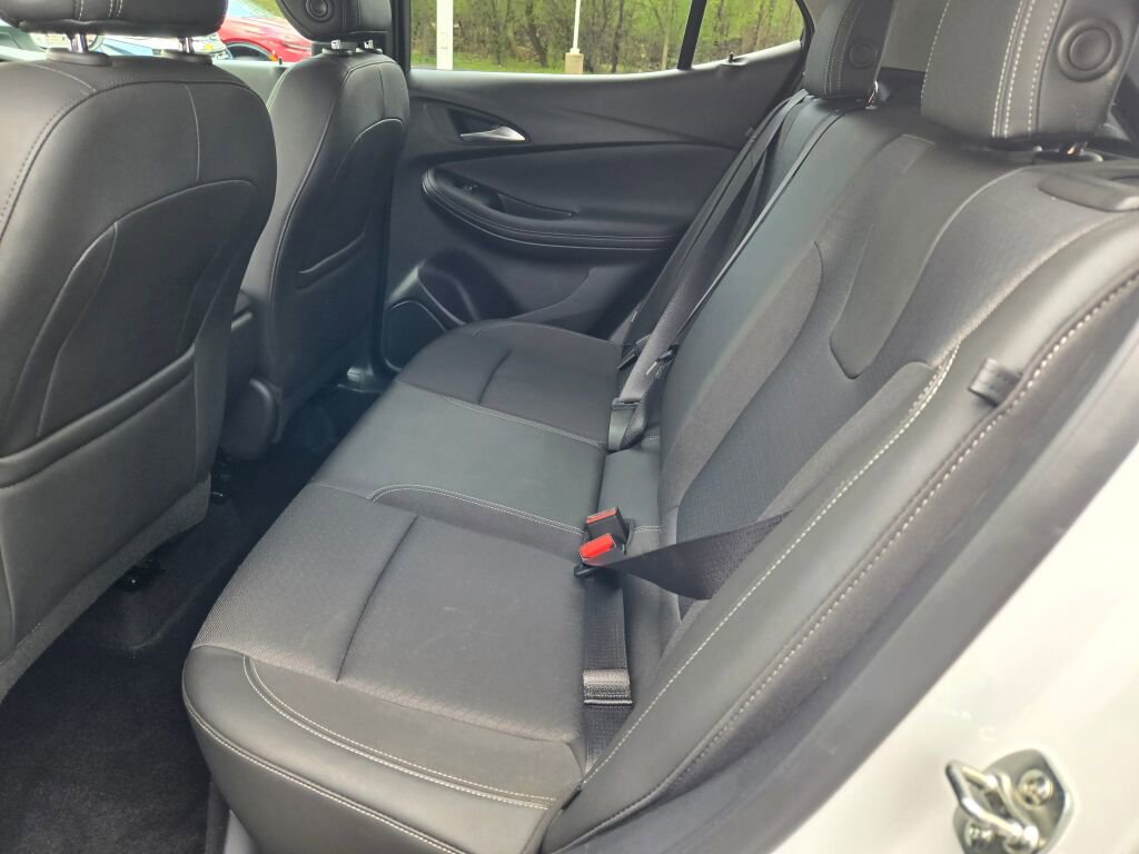 Certified 2025 Buick Encore GX Preferred FWD image 17