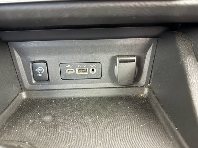 Used 2024 Nissan Sentra SV FWD image 11