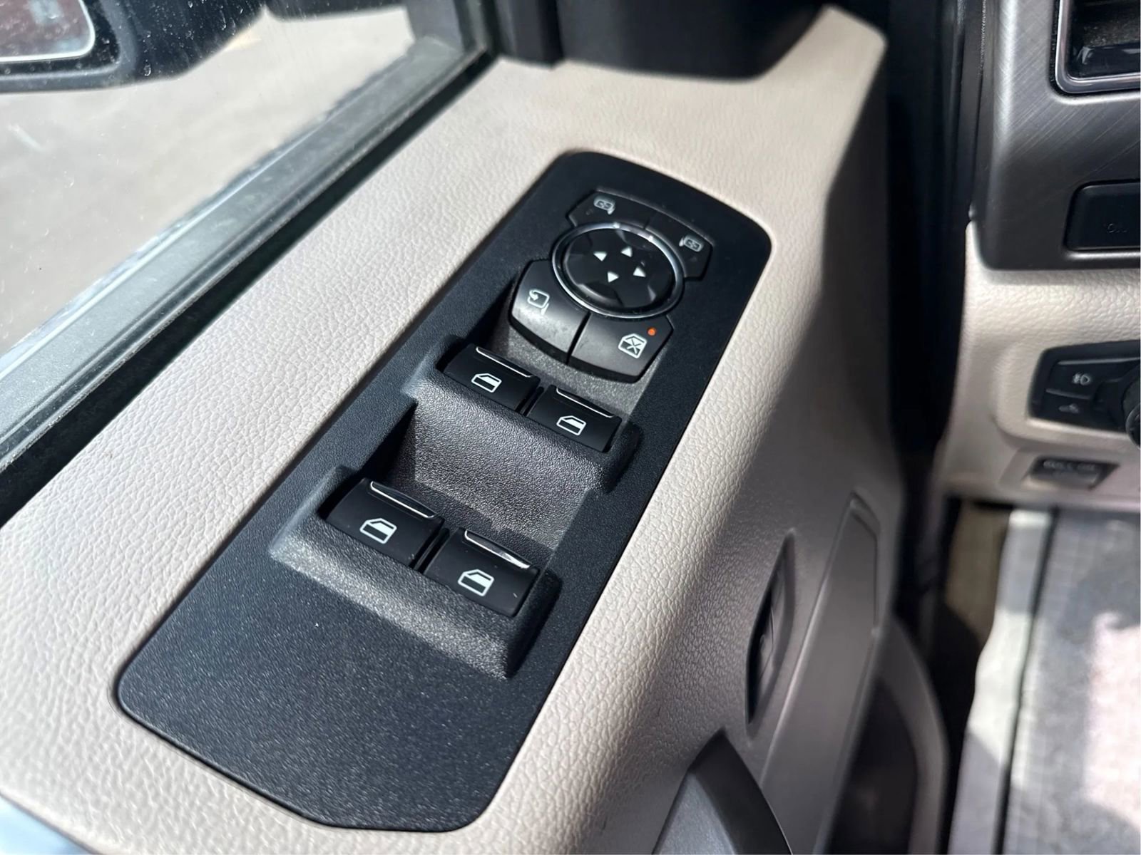 Used 2020 Ford F150 Limited AWD/4WD image 43