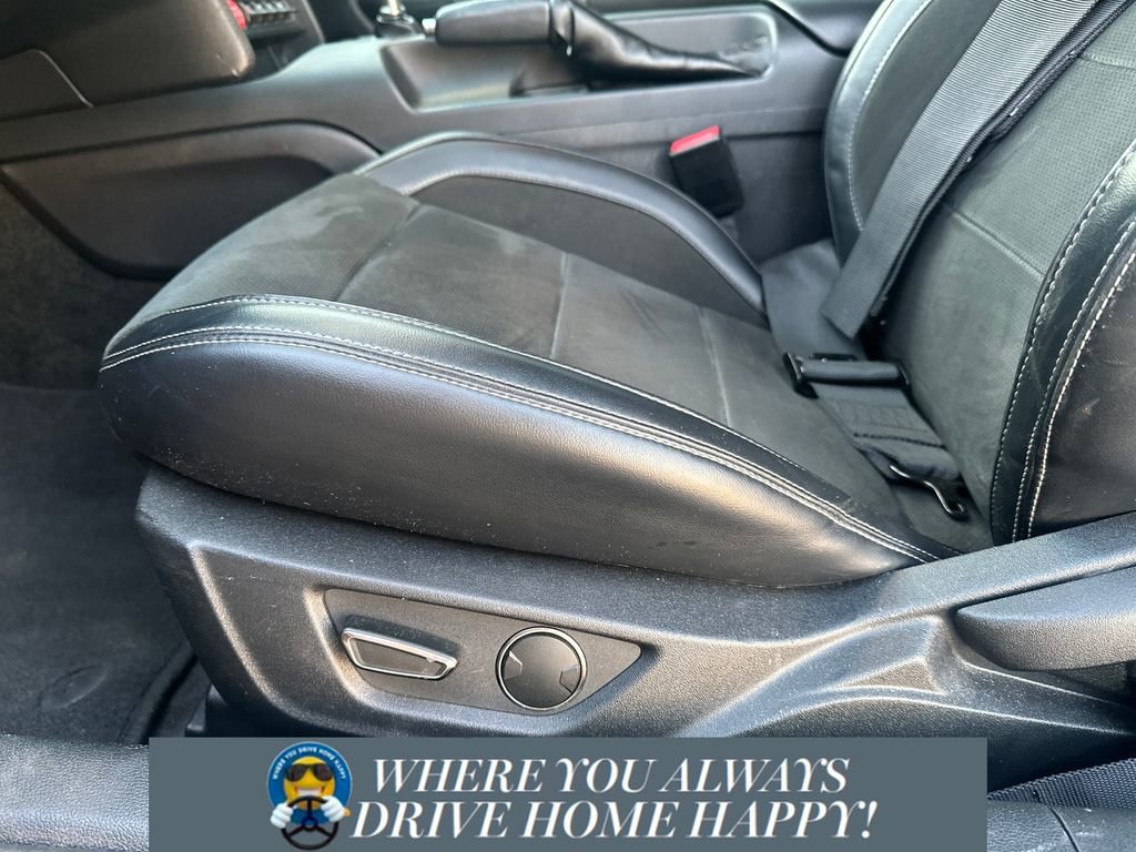 Used 2016 Ford Mustang Shelby GT350 w/ Technology Package image 8