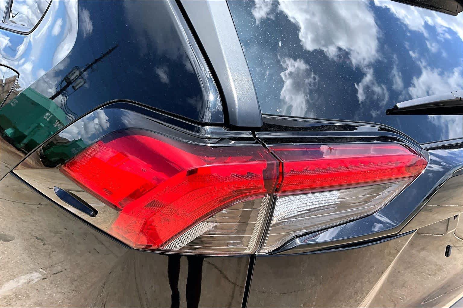 Used 2023 Toyota RAV4 XLE FWD image 28