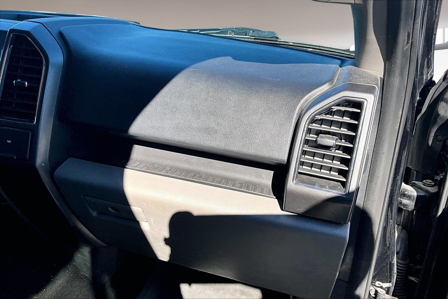 Used 2017 Ford F150 XLT image 19