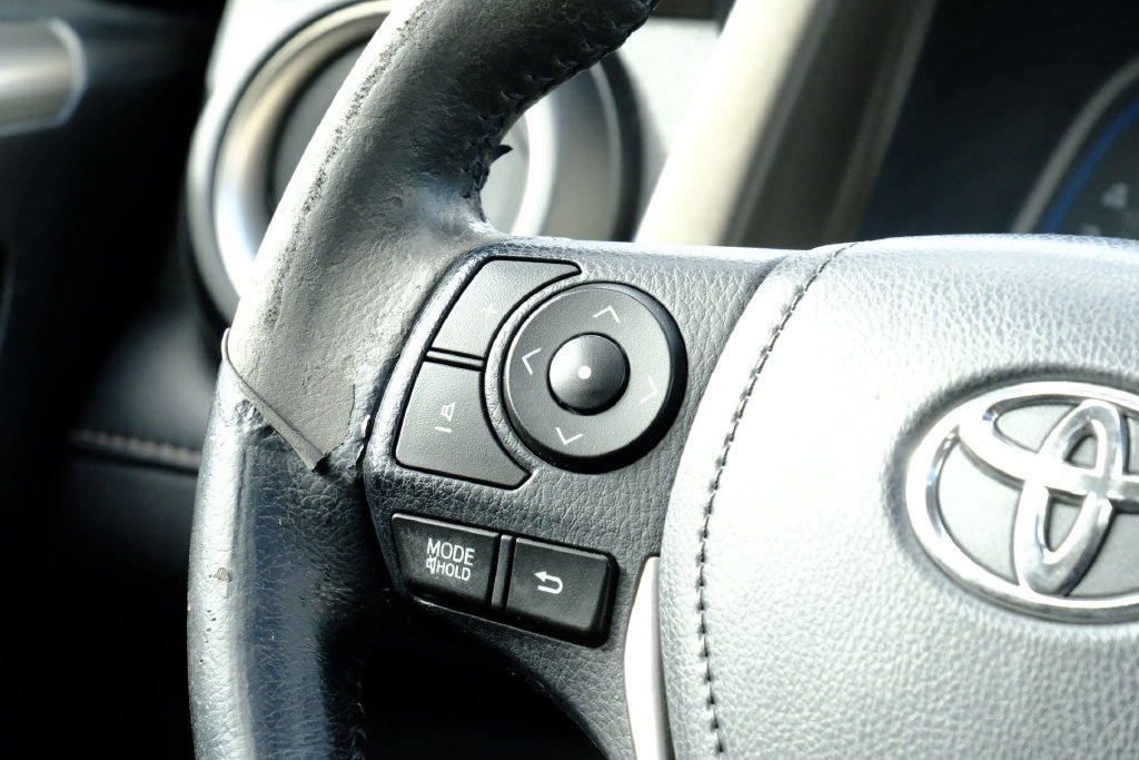 Used 2013 Toyota RAV4 Limited AWD/4WD image 16