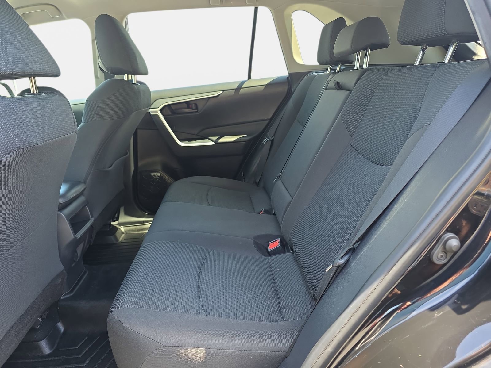 Used 2020 Toyota RAV4 LE w/ All Weather Liner Package FWD image 13