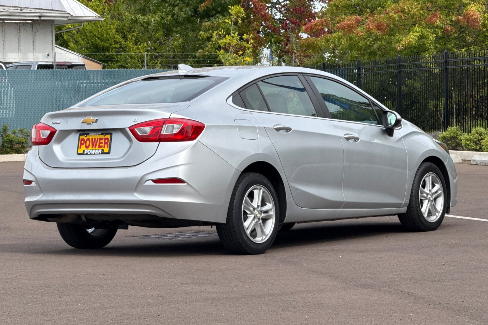 Used 2017 Chevrolet Cruze LT FWD image 4
