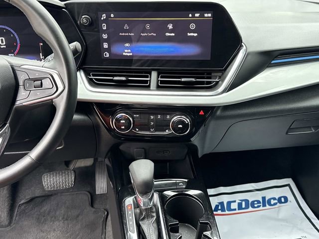 Used 2025 Chevrolet Trax LT w/ LT Convenience Package FWD image 29