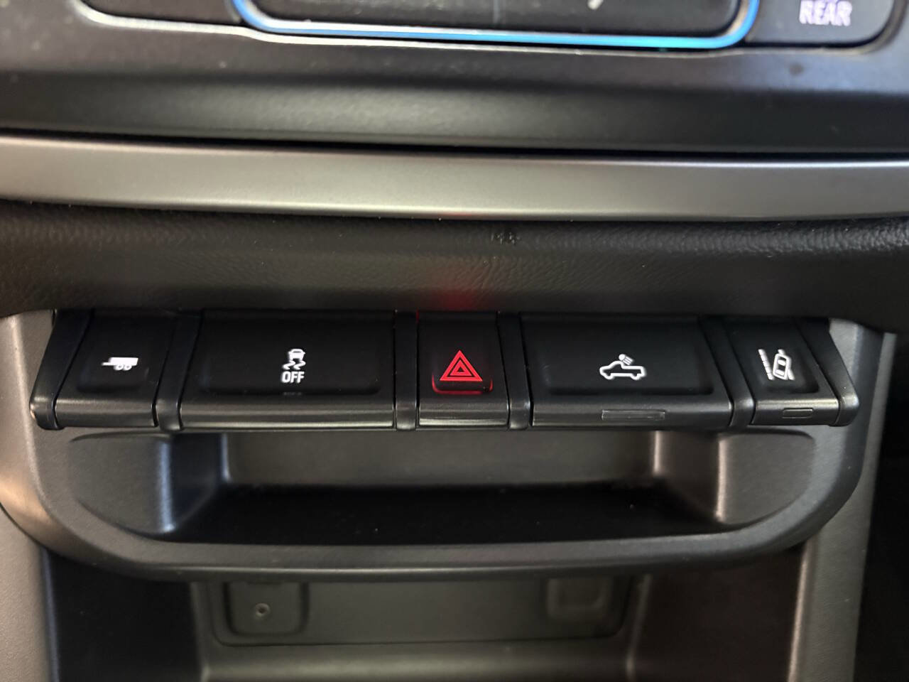 Used 2018 Chevrolet Colorado LT w/ LT Convenience Package image 18