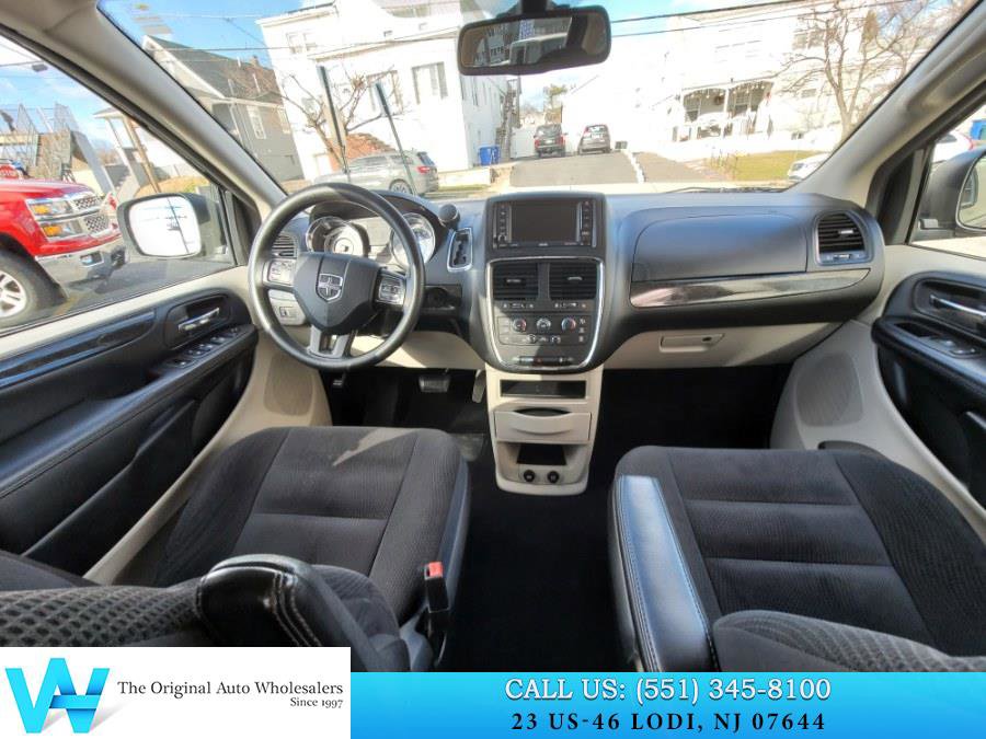 Used 2019 Dodge Grand Caravan SE w/ UConnect Hands-Free Group image 9