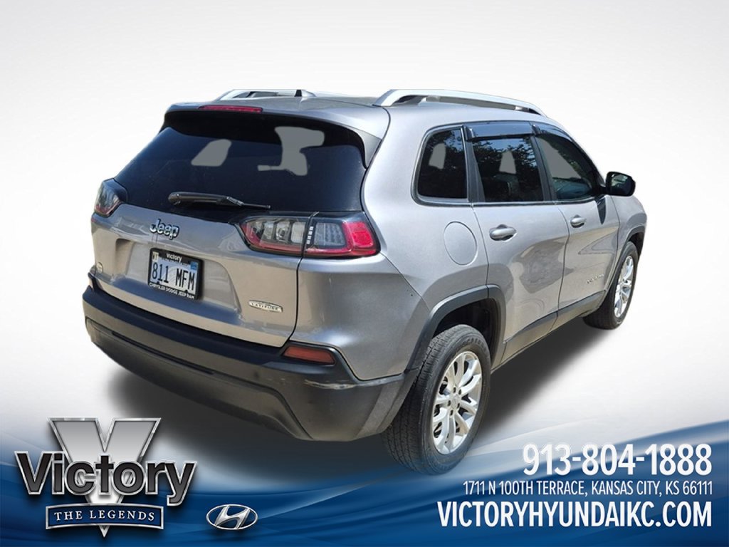 Used 2019 Jeep Cherokee Latitude w/ Popular Appearance Group FWD image 3