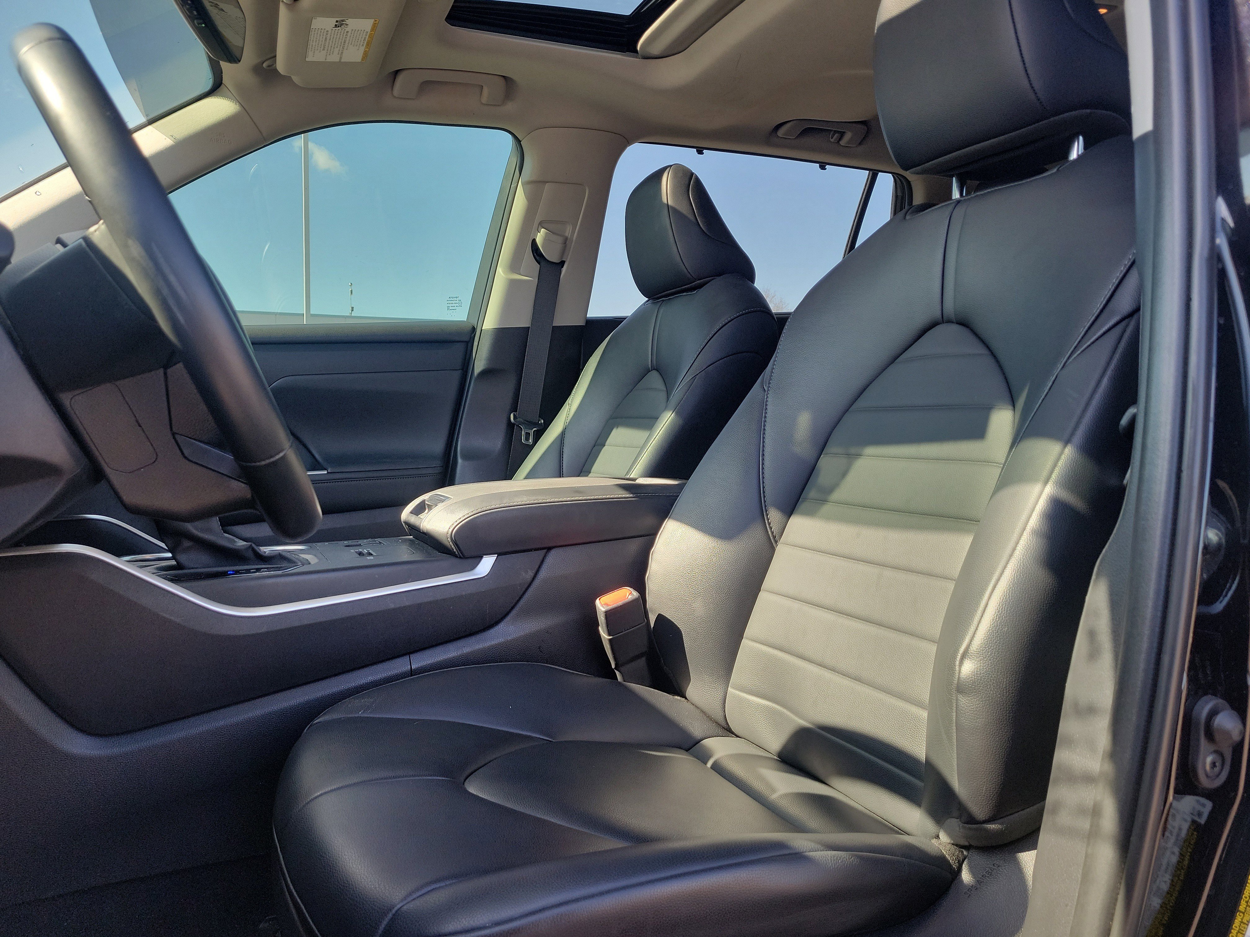 Used 2024 Toyota Highlander XLE image 19