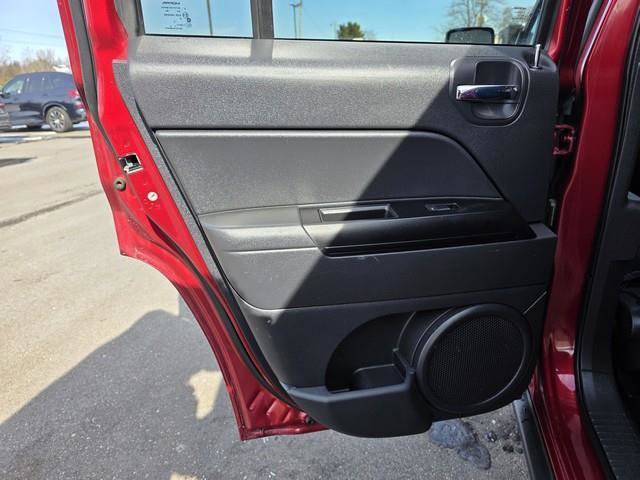 Used 2015 Jeep Patriot Latitude FWD image 17