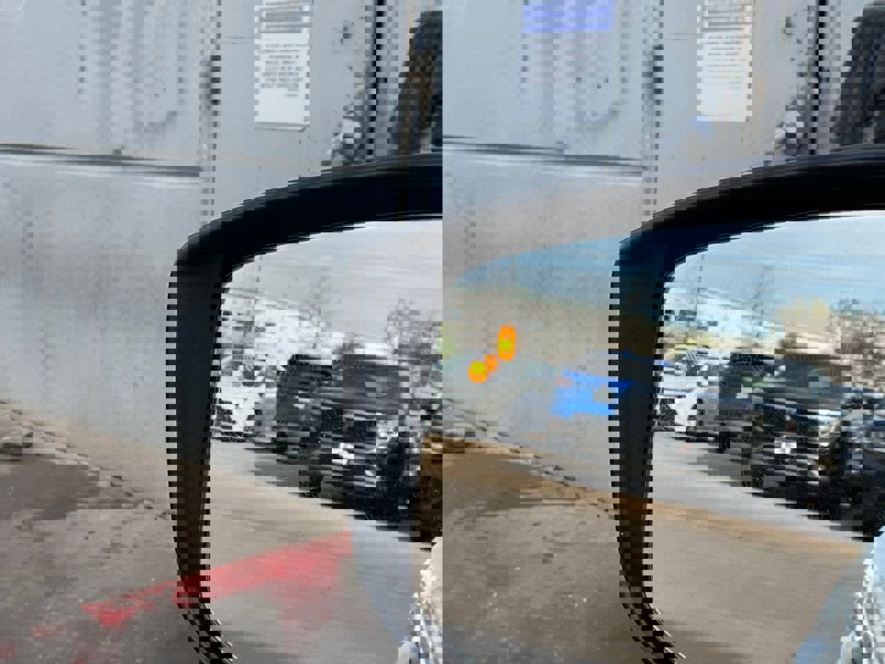 Used 2025 Nissan Versa SV image 19