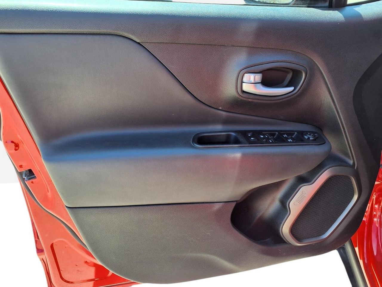 Used 2023 Jeep Renegade Latitude AWD/4WD image 13