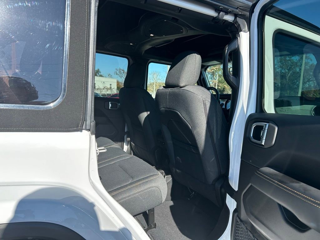 Used 2024 Jeep Wrangler Unlimited Sahara AWD/4WD image 48