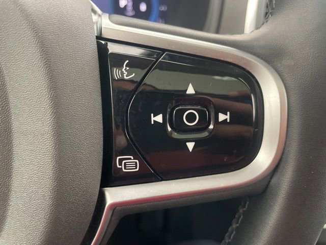 Certified 2025 Volvo XC90 B5 Core image 17