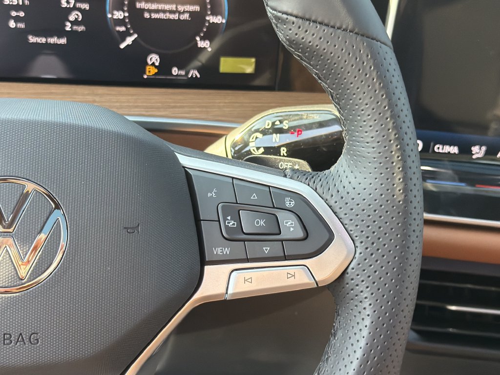 New 2026 Volkswagen Tiguan SEL R-Line AWD/4WD image 26