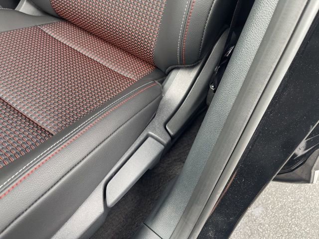 New 2025 Nissan Kicks SR image 16