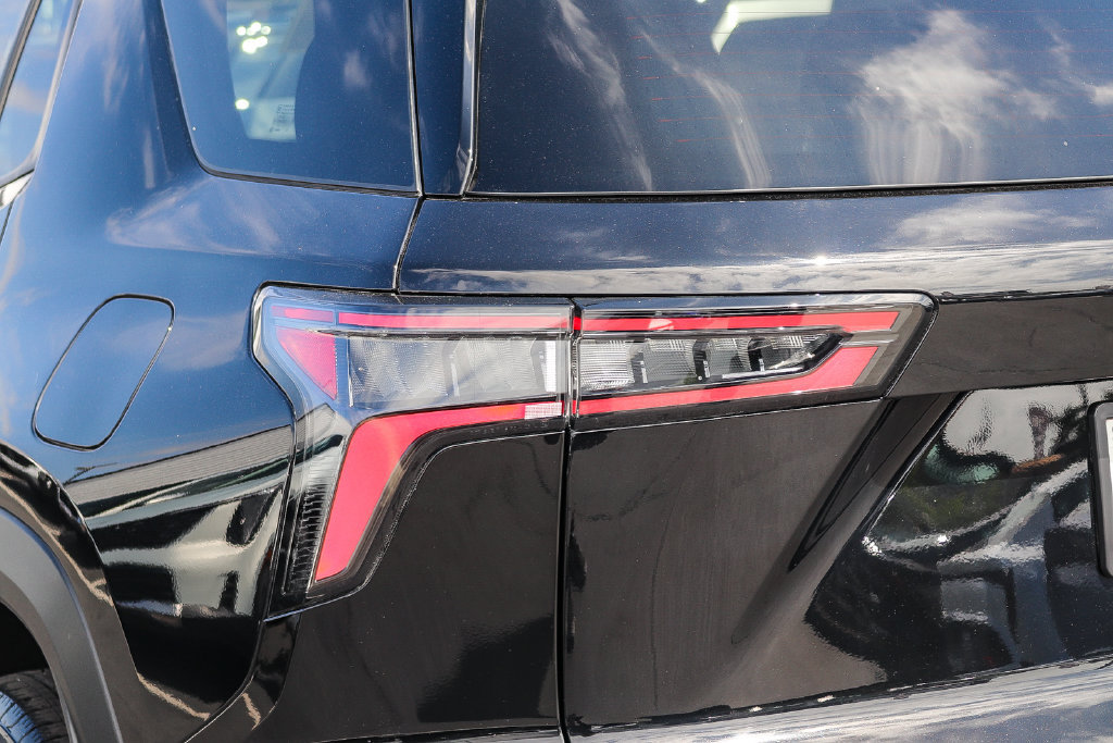Used 2026 Chevrolet Equinox LT FWD image 7