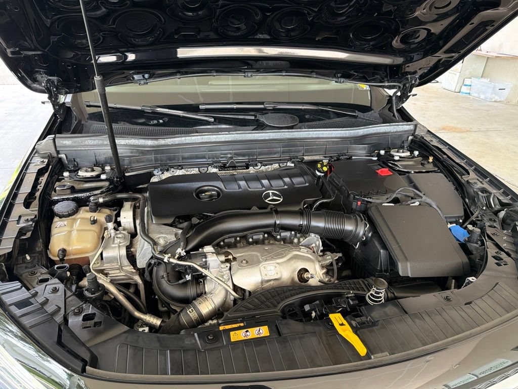 Used 2022 Mercedes-Benz GLB 250 image 11