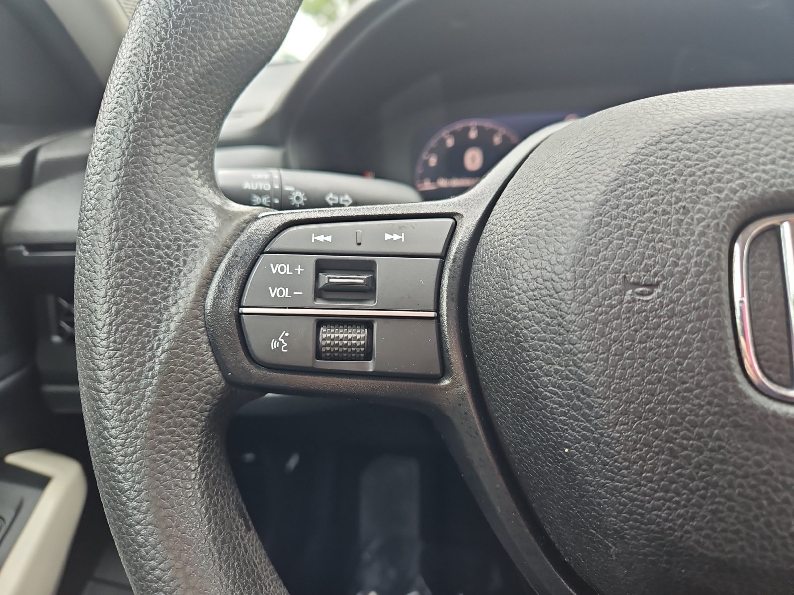 Used 2023 Honda Accord EX image 25