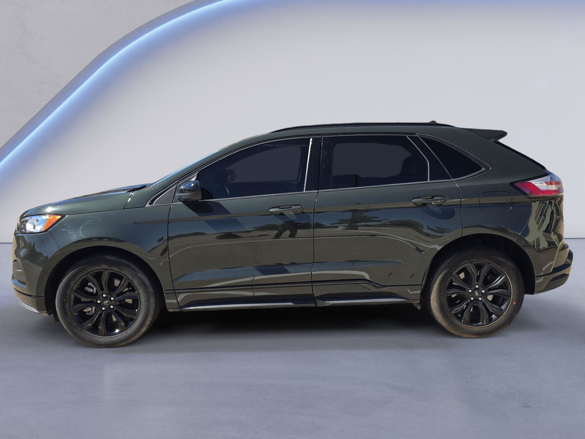 Used 2024 Ford Edge SE w/ Black Appearance Package AWD/4WD image 2