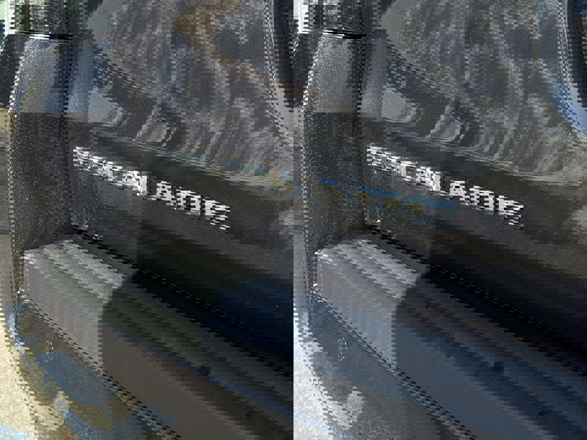 Used 2017 Cadillac Escalade Platinum image 33