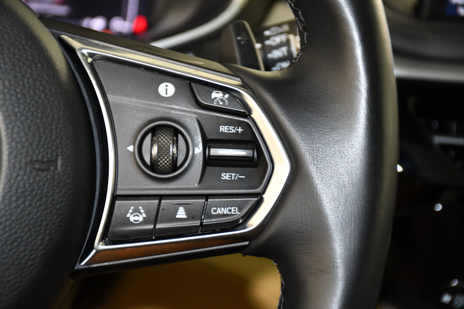 Certified 2025 Acura MDX SH-AWD image 21